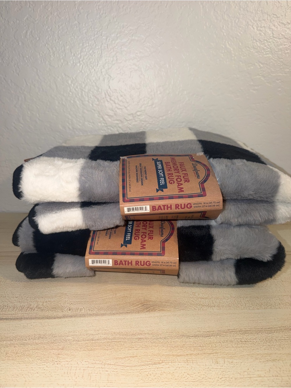 Set of 2 NWT Dearfoams Buffalo Plaid Faux Fur Memory Foam Bath Rugs